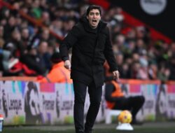 The Bournemouth advances through the renewal of Iraola