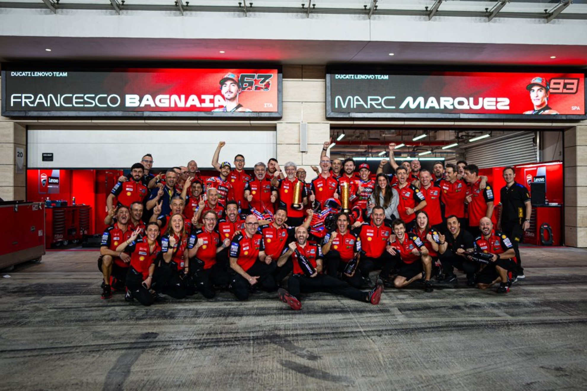The entire Ducati team in Qatar.