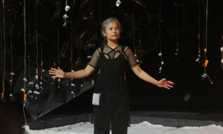 Through the Stage: Sabiti