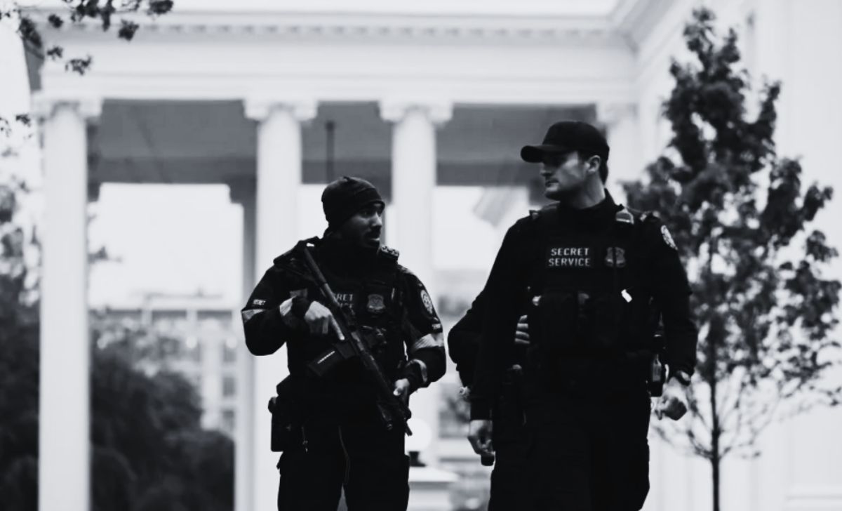 Gunman Shot Outside White House